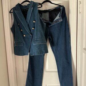 Stylish White House Black Market Trouser Pant & Vest Set